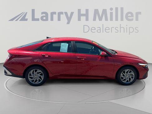 Certified 2024 Hyundai Elantra SEL FWD image 7