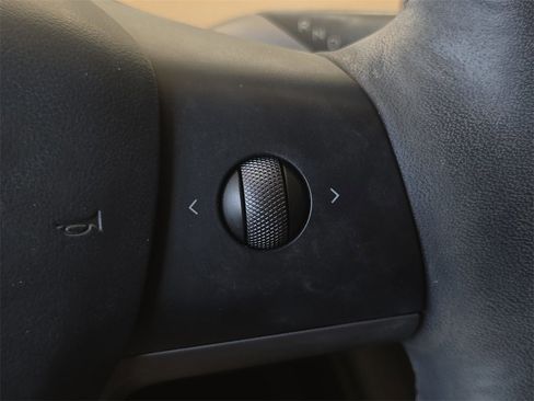 Used 2022 Tesla Model 3 image 18