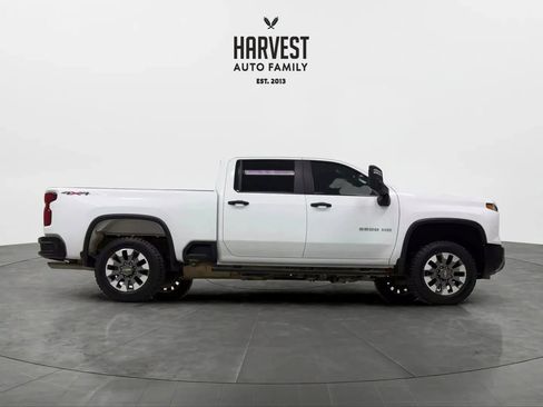 Used 2024 Chevrolet Silverado 2500 Custom w/ Custom Value Package image 5