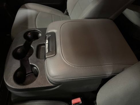 Used 2018 RAM 2500 Tradesman w/ Chrome Appearance Group image 14