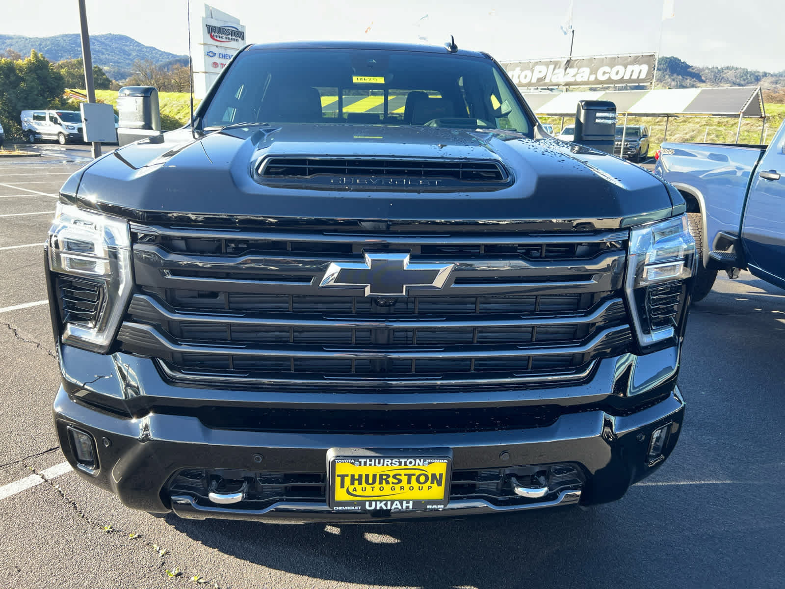 New 2026 Chevrolet Silverado 2500 High Country w/ Midnight Edition AWD/4WD image 2