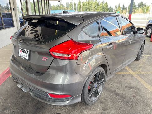 Used 2015 Ford Focus ST image 6