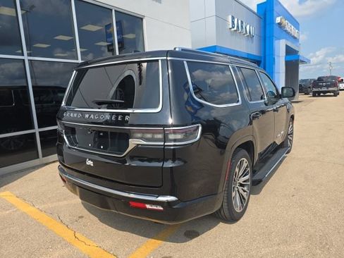 Used 2025 Jeep Grand Wagoneer 4WD image 10