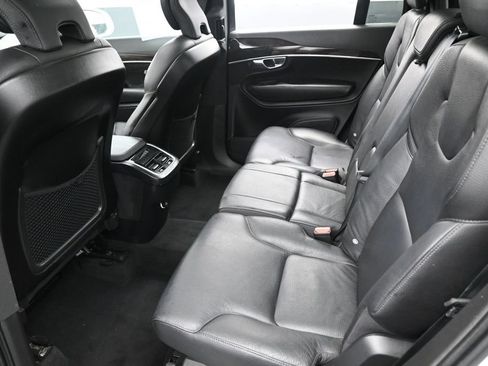 Used 2019 Volvo XC90 T6 Momentum AWD/4WD image 24