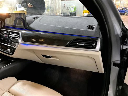 Used 2018 BMW 530e xDrive 530e xDrive iPerformance w/ Premium Package 2 image 19