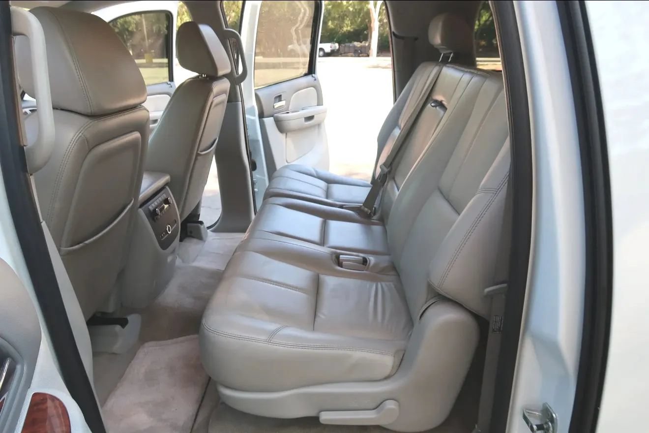 Used 2007 Chevrolet Suburban LTZ w/ LTZ Preferred Equipment Group RWD image 19