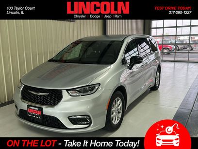 Used 2024 Chrysler Pacifica Touring-L