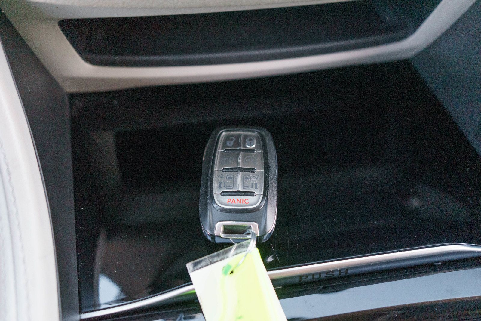Used 2022 Chrysler Pacifica Limited FWD image 29