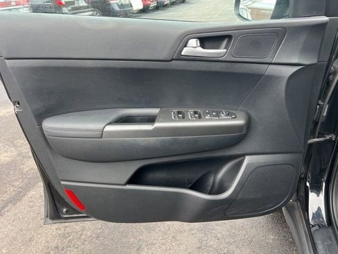 Certified 2021 Kia Sportage LX image 24