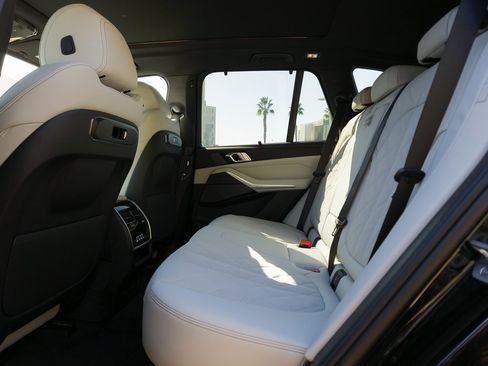 New 2026 BMW X5 xDrive50e w/ Executive Package image 17