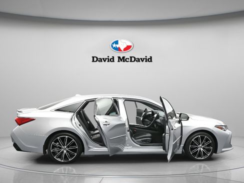 Used 2022 Toyota Avalon Touring image 21