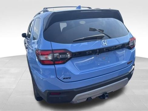 Used 2023 Honda Pilot TrailSport image 19