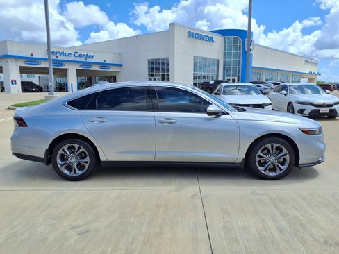 Used 2024 Honda Accord EX image 8