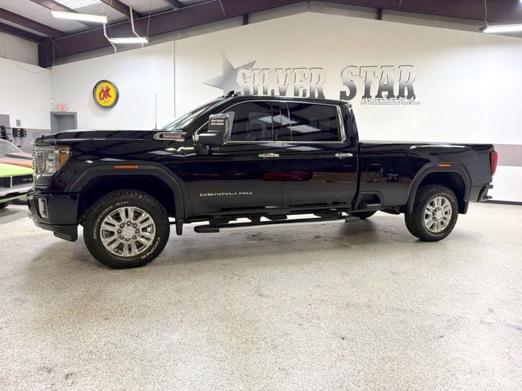 Used 2020 GMC Sierra 3500 Denali w/ Denali Ultimate Package AWD/4WD image 2