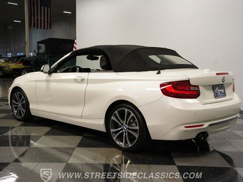 Used 2017 BMW 230i Convertible image 9