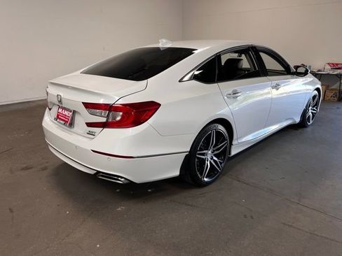 Used 2021 Honda Accord Touring image 3