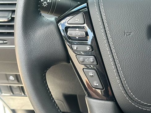 Used 2024 Nissan Armada Platinum w/ Captain's Chairs Package RWD image 21