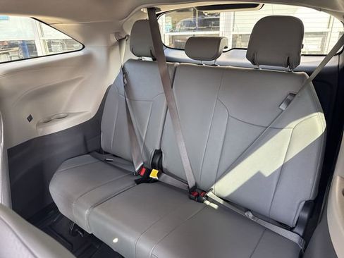 Used 2023 Toyota Sienna XLE image 13