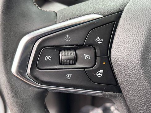 Used 2024 Chevrolet Trax ACTIV w/ Sunroof Package FWD image 20