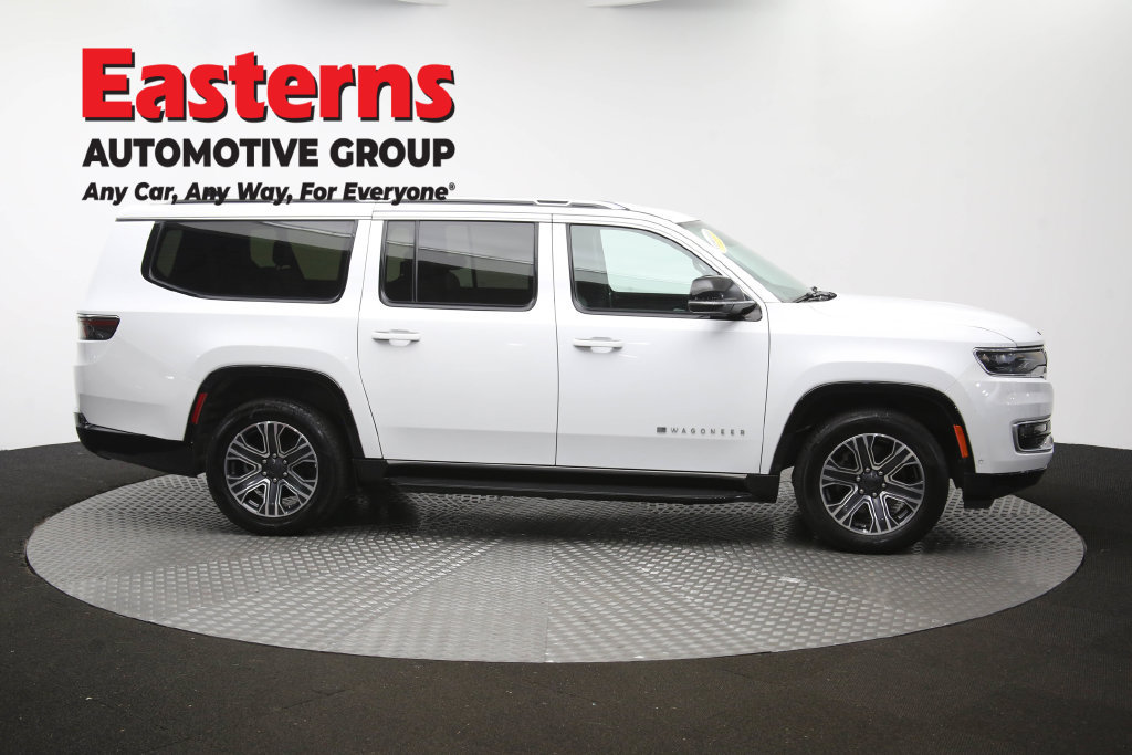 Used 2024 Jeep Wagoneer L Series II w/ Flexible Seating Group AWD/4WD image 54
