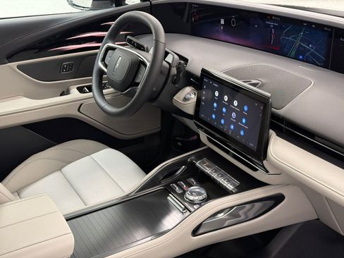 New 2026 Lincoln Nautilus Premier image 10