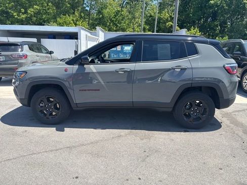 Used 2023 Jeep Compass Trailhawk w/ Trailhawk Convenience Group AWD/4WD image 4