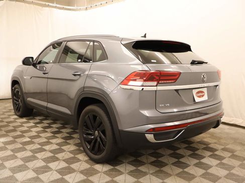 Used 2022 Volkswagen Atlas Cross Sport SE w/ Panoramic Sunroof Package image 3