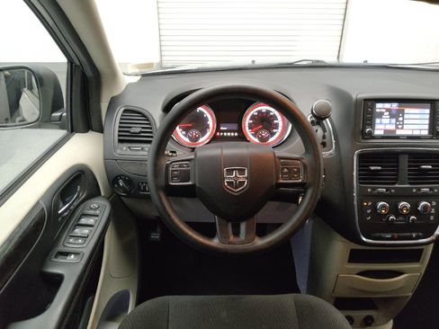 Used 2019 Dodge Grand Caravan SE w/ UConnect Hands-Free Group FWD image 22
