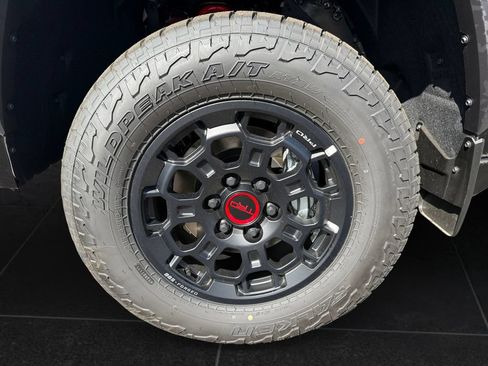 Used 2025 Toyota Tundra TRD Pro AWD/4WD image 9
