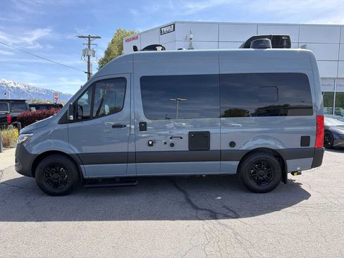Used 2022 Mercedes-Benz Sprinter 2500 image 2