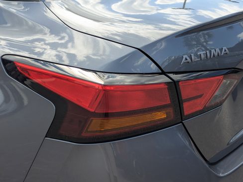 Certified 2024 Nissan Altima 2.5 SV FWD image 12