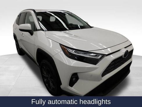 Used 2022 Toyota RAV4 Limited image 14