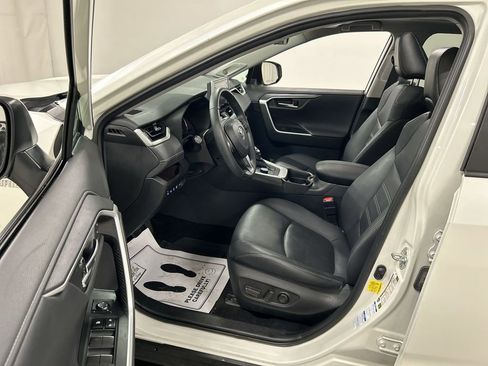Used 2021 Toyota RAV4 Limited image 9