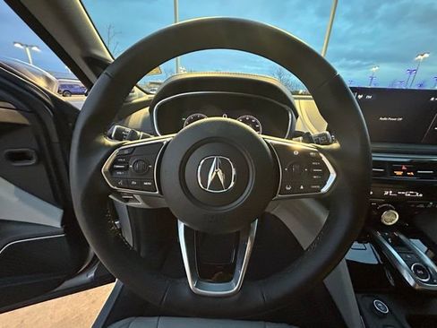 Used 2025 Acura MDX w/ Technology Package image 10