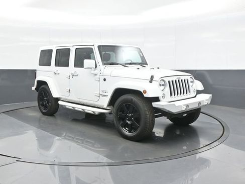 Used 2016 Jeep Wrangler Unlimited Sahara w/ Connectivity Group AWD/4WD image 1