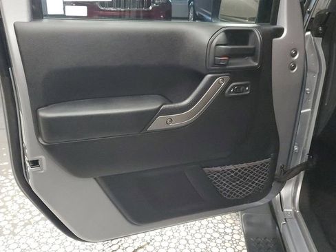 Used 2015 Jeep Wrangler Unlimited Sport AWD/4WD image 19