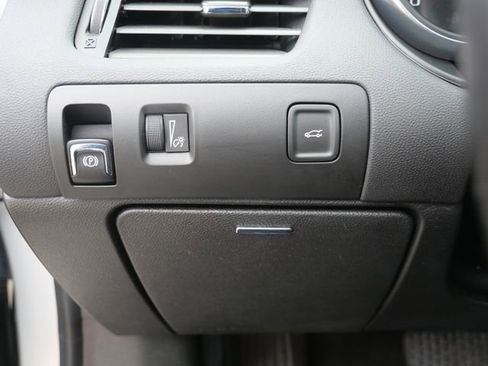 Used 2017 Chevrolet Impala LT image 17