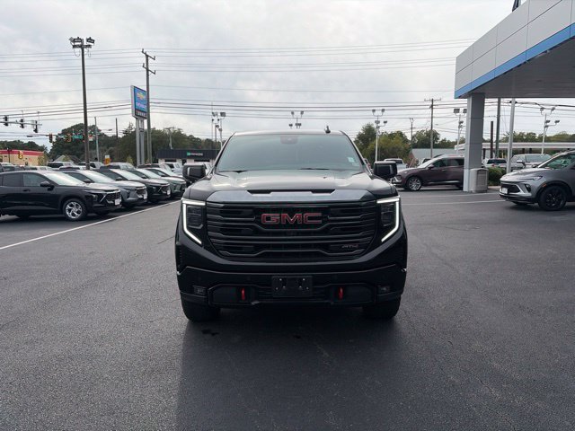 Used 2024 GMC Sierra 1500 AT4 w/ Technology Package AWD/4WD image 2