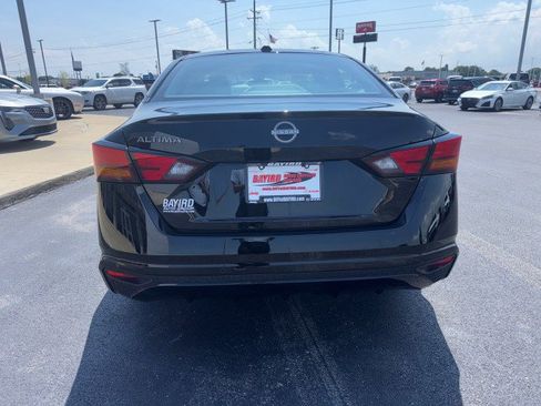 Used 2025 Nissan Altima 2.5 SV FWD image 8