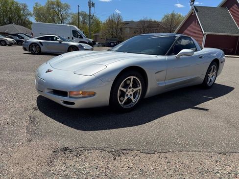 Used 2001 Chevrolet Corvette Coupe w/ Preferred Equipment Group2 RWD image 10