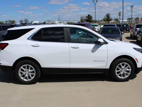 Used 2024 Chevrolet Equinox LT AWD/4WD image 4