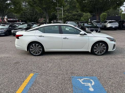 Used 2025 Nissan Altima 2.5 SL FWD image 9
