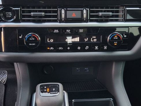 New 2025 Nissan Pathfinder SV image 15