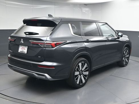 Used 2025 Mitsubishi Outlander AWD image 7