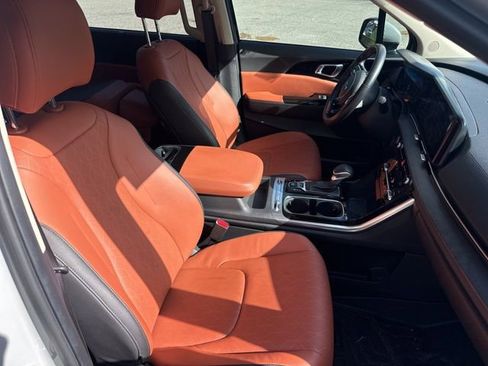 Used 2023 Kia Carnival SX image 26