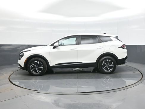 Used 2024 Kia Sportage LX image 4