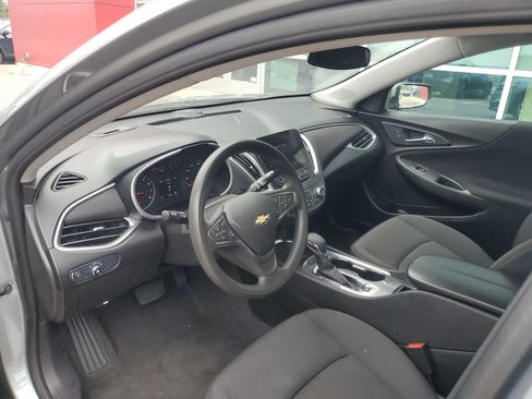 Used 2024 Chevrolet Malibu LT FWD image 2