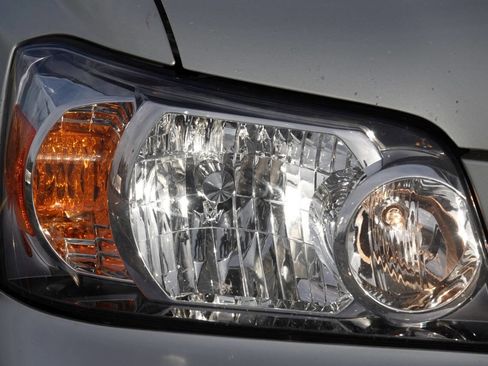 Used 2005 Toyota Highlander Limited AWD/4WD image 42