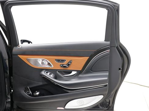 Used 2019 Mercedes-Benz Maybach S 560 4MATIC image 92