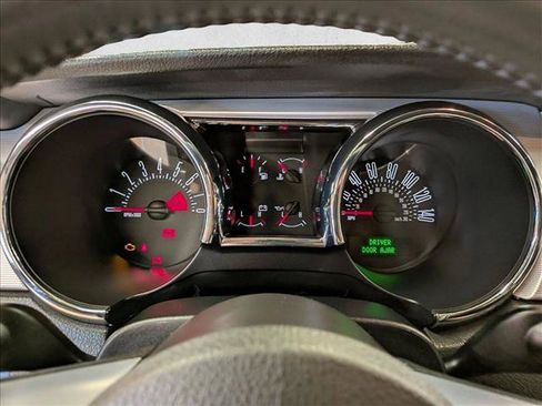 Used 2005 Ford Mustang GT RWD image 11